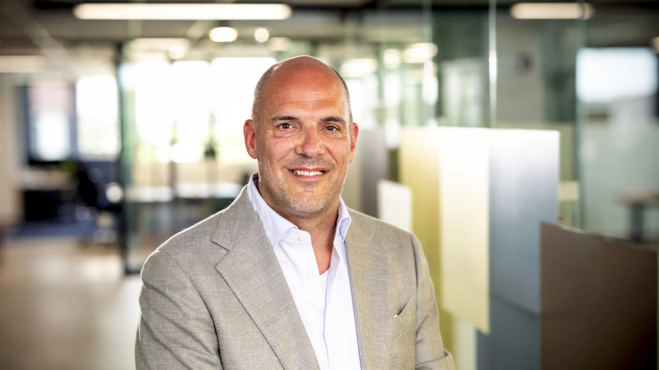 Ondernemer in gesprek op kantoor